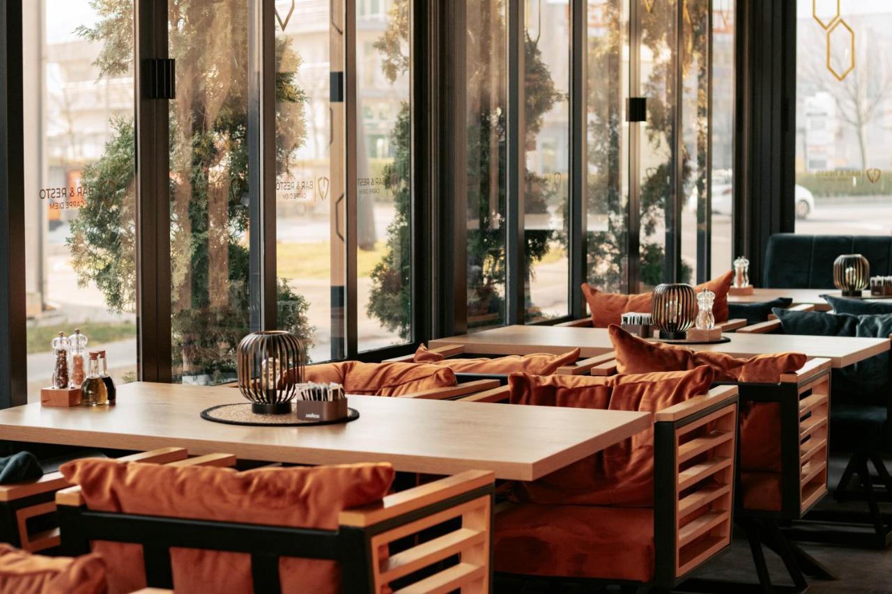 Hotel Carpe Diem โมสตาร์ ภายนอก รูปภาพ