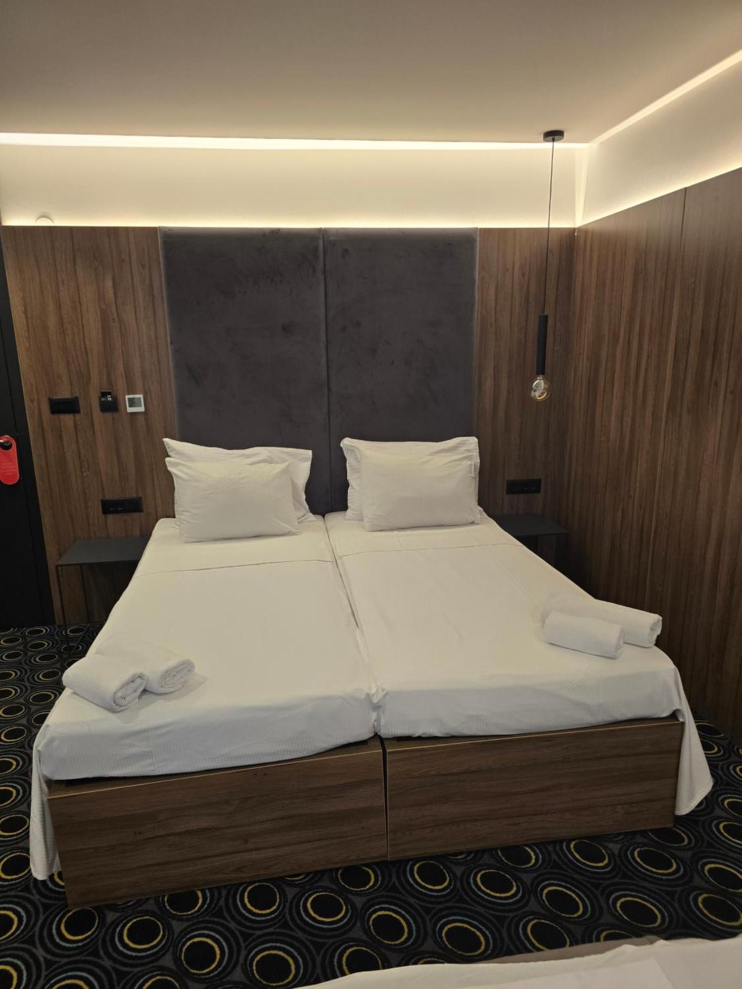 Hotel Carpe Diem โมสตาร์ ภายนอก รูปภาพ